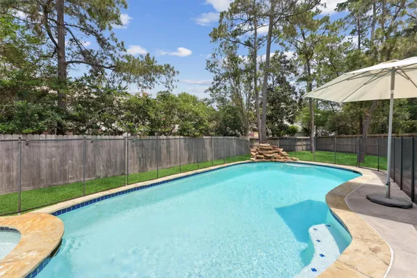 $680,000 | 74 West Summer Storm Circle, The Woodlands, TX 77381