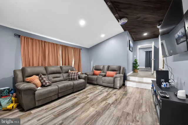 $475,000 | 550 Penn Avenue, Glenside, PA 19038