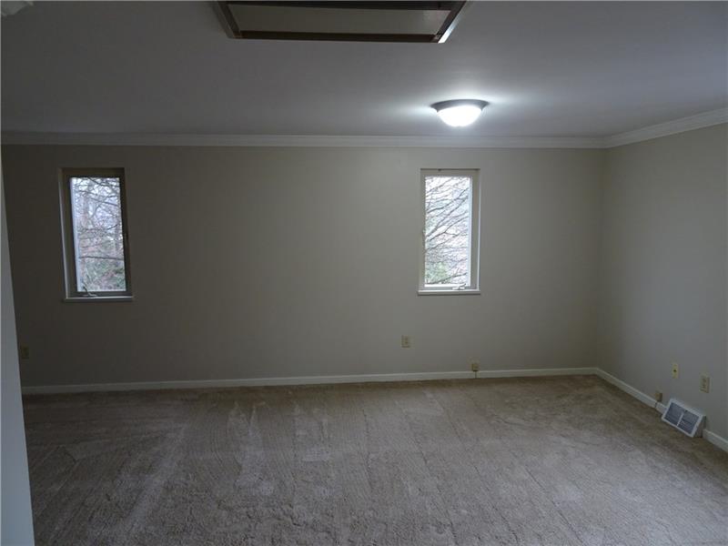 5307 Highgrove Road Whitehall, PA 15236 - Photo 12 of 25 Gallery Image 12