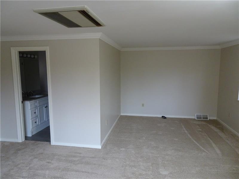 5307 Highgrove Road Whitehall, PA 15236 - Photo 13 of 25 Gallery Image 13