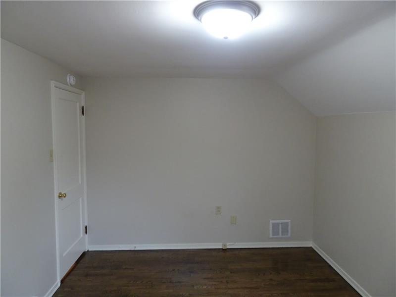 5307 Highgrove Road Whitehall, PA 15236 - Photo 18 of 25 Gallery Image 18