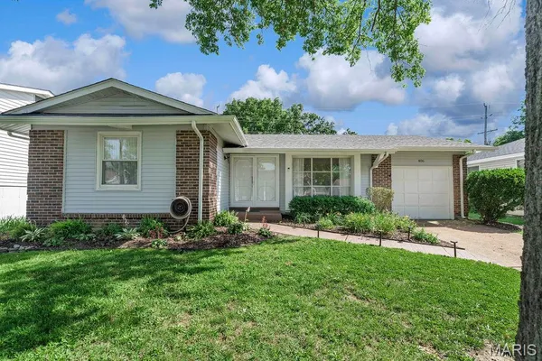 $309,900 | 406 Palermo Drive, Ballwin, MO 63021