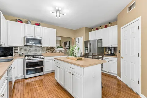 $498,500 | 4608 Joyce Lane, McHenry, IL 60050