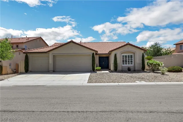 $3,500 | 7379 Majestic Bluff Place, Las Vegas, NV 89113