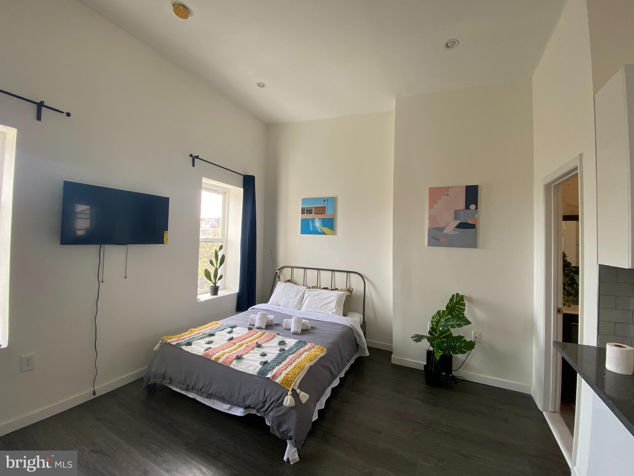 1725 Bainbridge Street, Unit 3F Philadelphia, PA 19146 - Photo 3 of 19