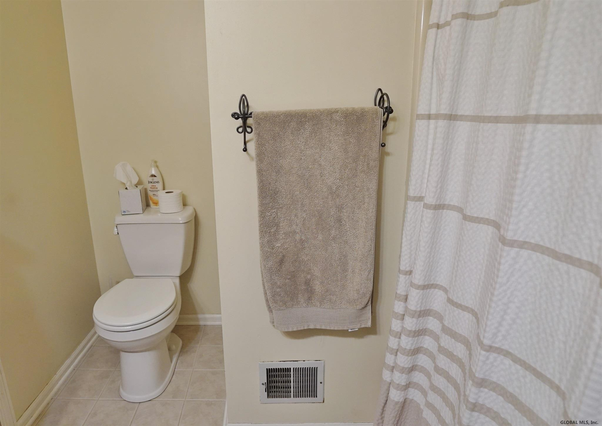 2007 Rosedale Way Guilderland, NY 12303 - Photo 21 of 34 Photo 22