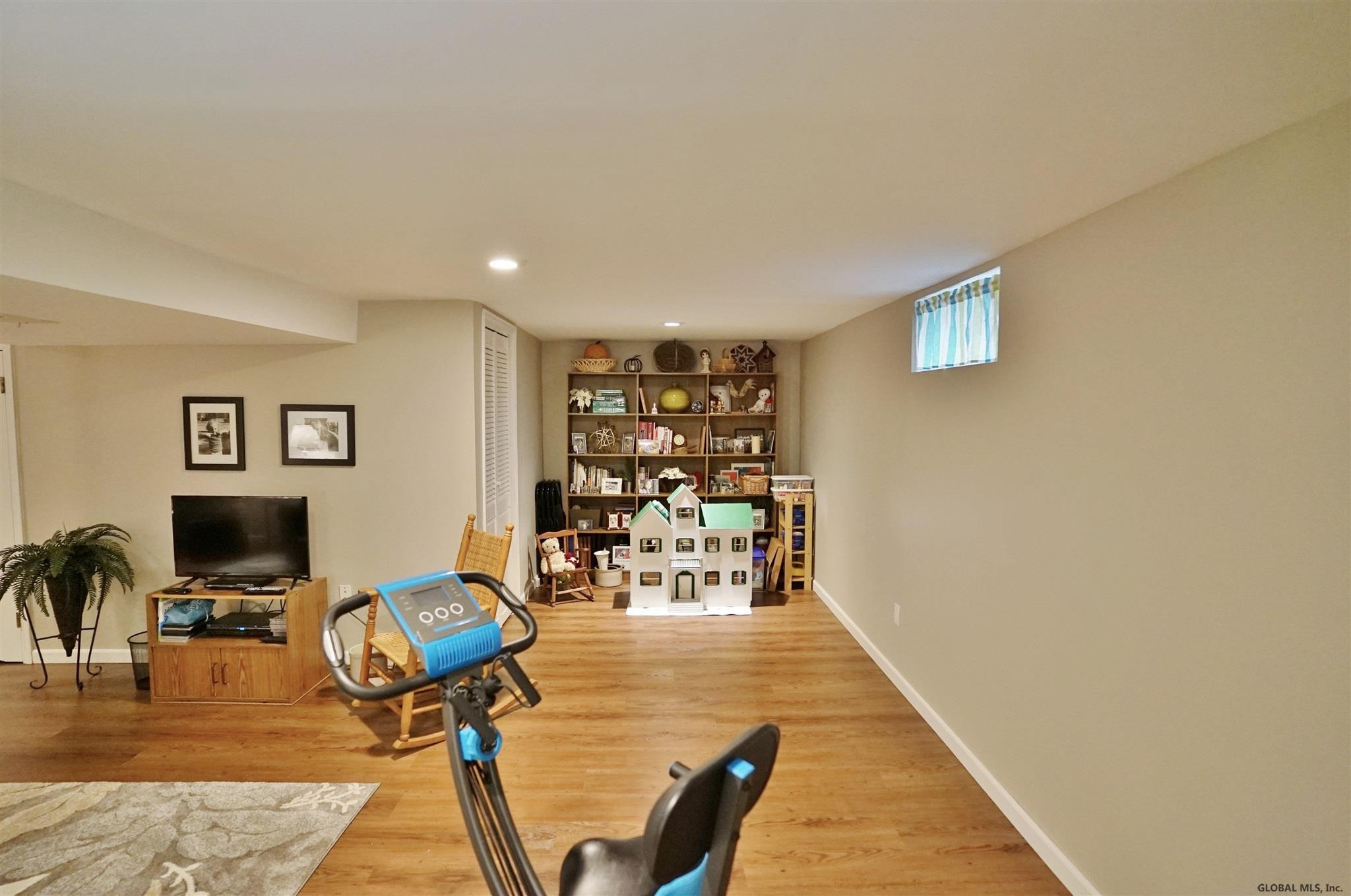 2007 Rosedale Way Guilderland, NY 12303 - Photo 28 of 34 Photo 29