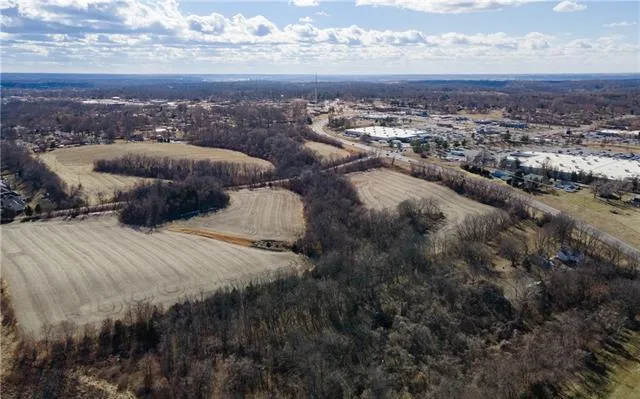 $1,075,000 | 4301 North 169th Hwy Street, St. Joseph, MO 64506