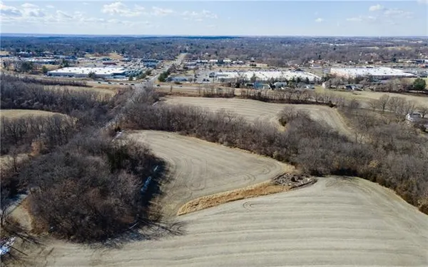 $1,075,000 | 4301 North 169th Hwy Street, St. Joseph, MO 64506