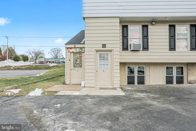 $895 | 100 Old York Road, Unit D, New Cumberland, PA 17070
