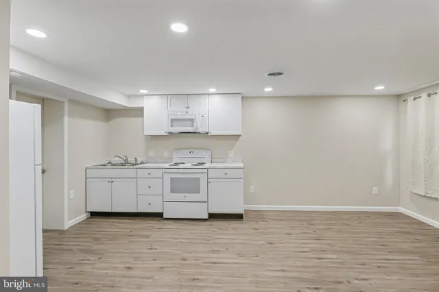 $895 | 100 Old York Road, Unit D, New Cumberland, PA 17070