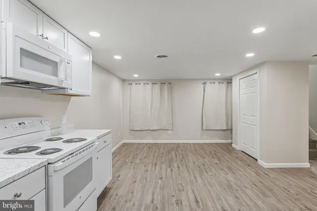 $895 | 100 Old York Road, Unit D, New Cumberland, PA 17070