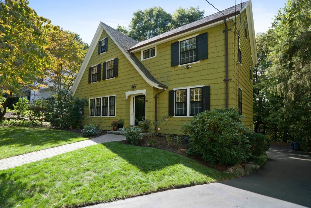 44 Cliff Road Milton, MA 02186 - Photo 1 of 30 Gallery Image 1