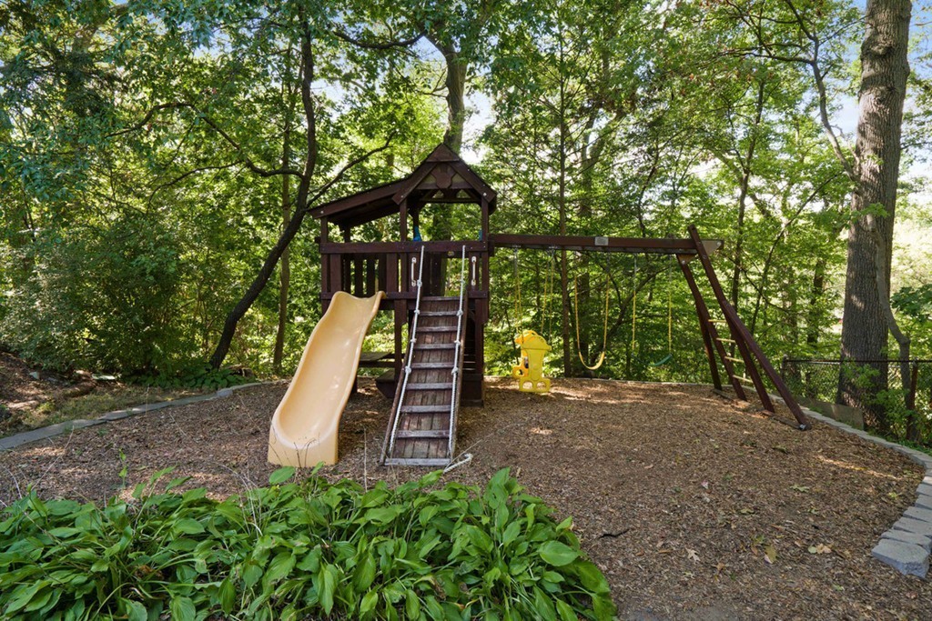 44 Cliff Road Milton, MA 02186 - Photo 21 of 30 Gallery Image 21