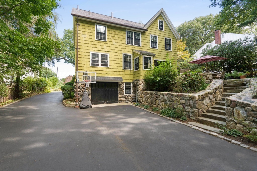 44 Cliff Road Milton, MA 02186 - Photo 27 of 30 Gallery Image 27