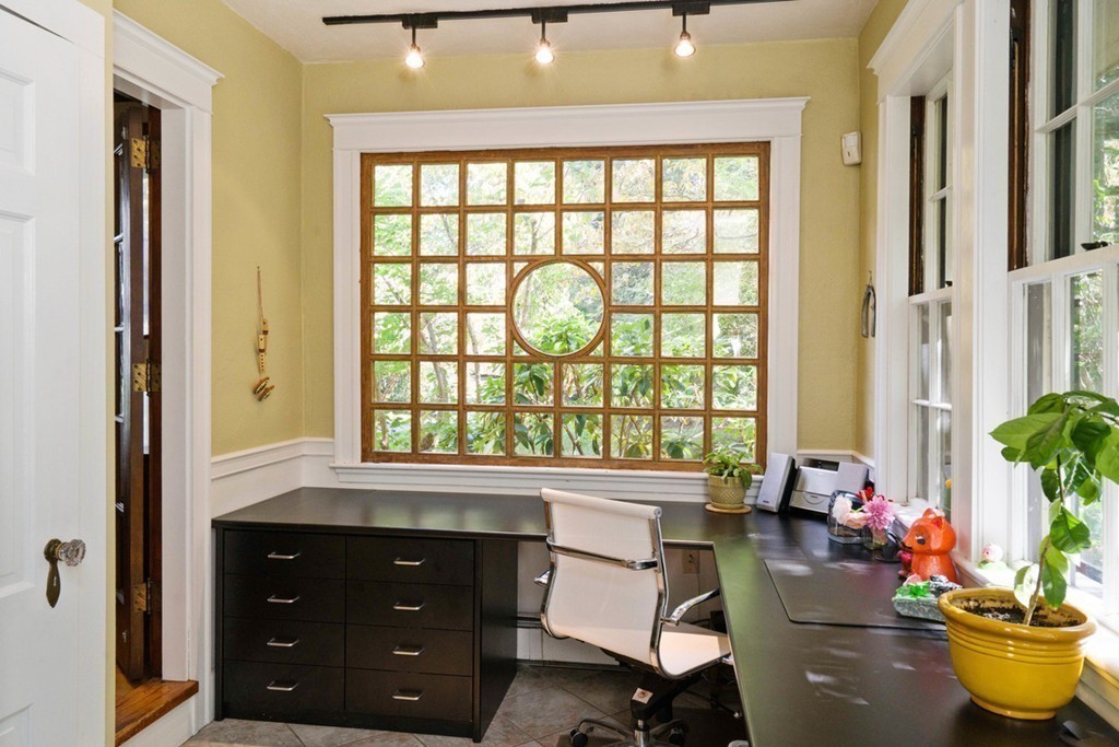 44 Cliff Road Milton, MA 02186 - Photo 10 of 30 Gallery Image 10