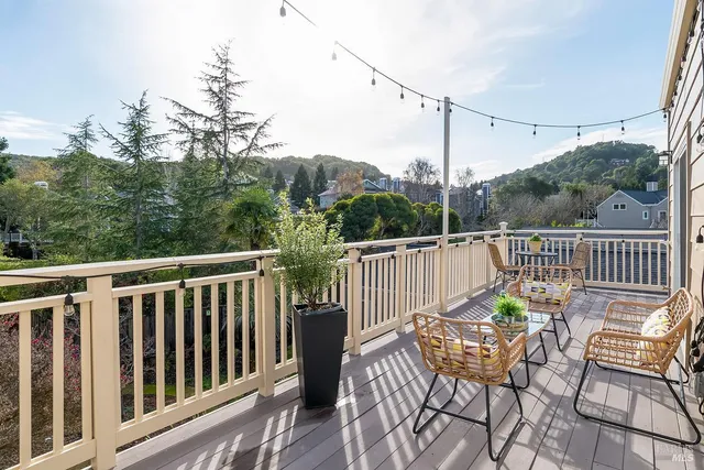 $1,100,000 | 38 Creekside Court, Corte Madera, CA 94925