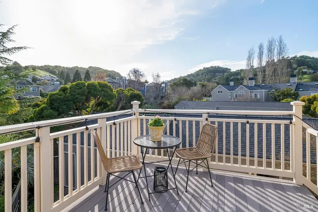$1,100,000 | 38 Creekside Court, Corte Madera, CA 94925