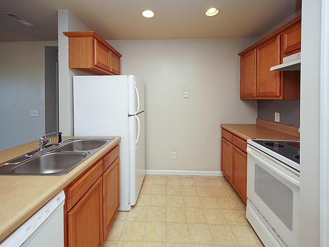 2262 Folly Road, Unit 2I Charleston, SC 29412 - Photo 3 of 36 04
