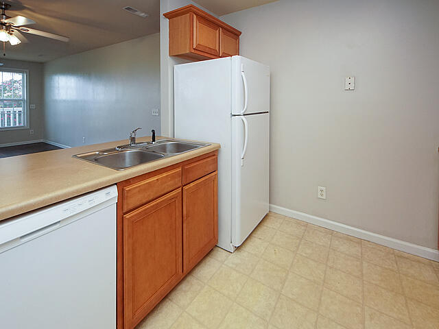 2262 Folly Road, Unit 2I Charleston, SC 29412 - Photo 4 of 36 05