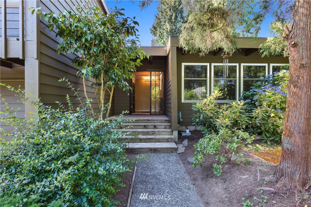 5708 153rd Place Southwest Edmonds, WA 98026 - Photo 2 of 25 Gallery Image 2