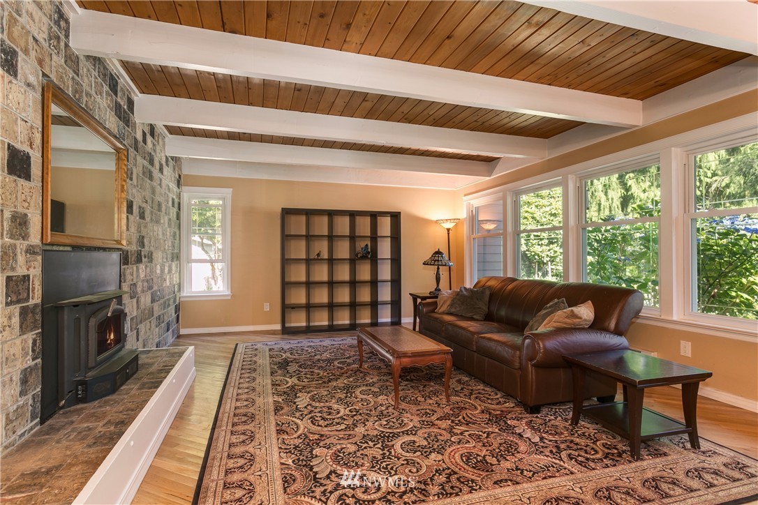 5708 153rd Place Southwest Edmonds, WA 98026 - Photo 3 of 25 Gallery Image 3