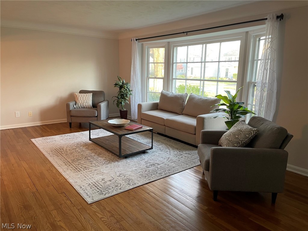 3877 Silsby Road Cleveland, OH 44118 - Photo 3 of 25 Gallery Image 3