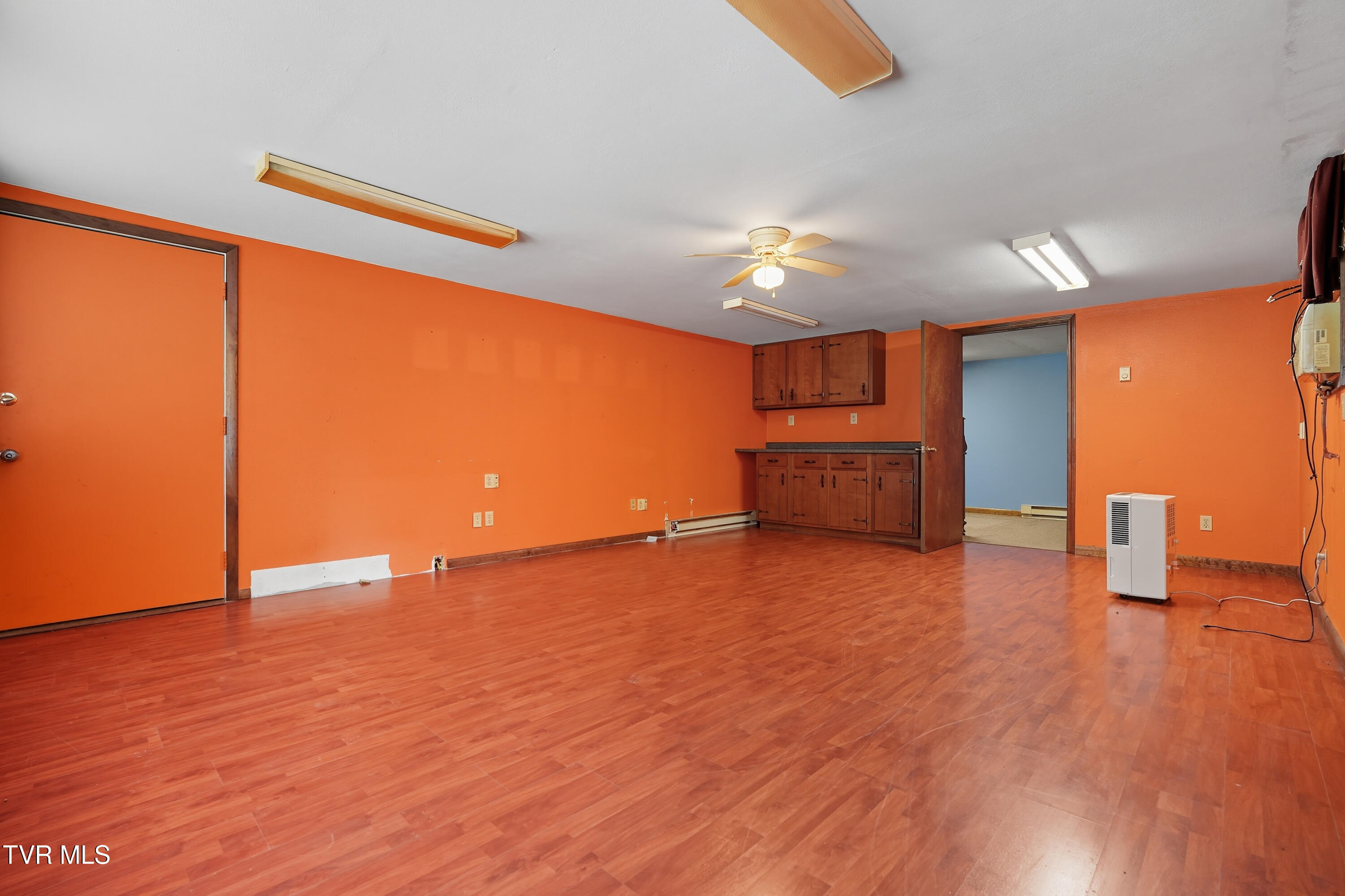 6430 Hoot Owl Hollow Road Norton, VA 24273 - Photo 7 of 16 IMG_7218