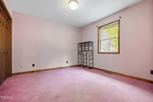 $175,000 | 6430 Hoot Owl Hollow Road, Norton, VA 24273