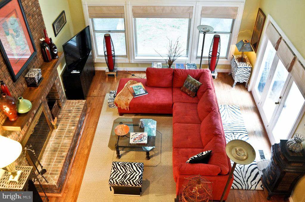 60 Rutherford Circle Sterling, VA 20165 - Photo 11 of 30 Living Room