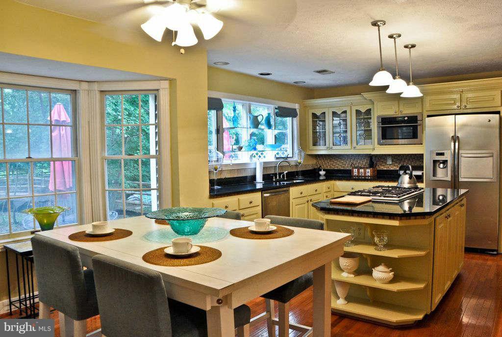 60 Rutherford Circle Sterling, VA 20165 - Photo 15 of 30 Kitchen