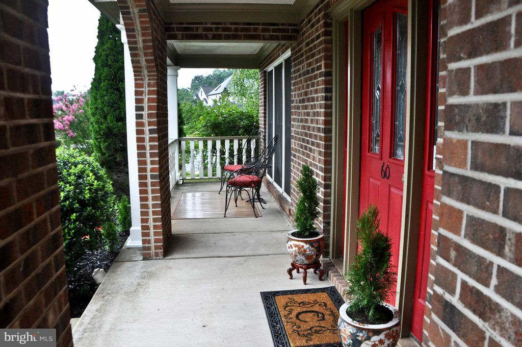 60 Rutherford Circle Sterling, VA 20165 - Photo 3 of 30 Exterior (Front)