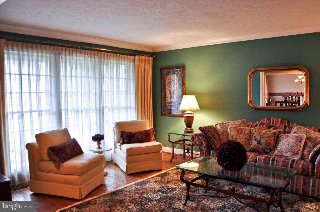 60 Rutherford Circle Sterling, VA 20165 - Photo 5 of 30 Family Room