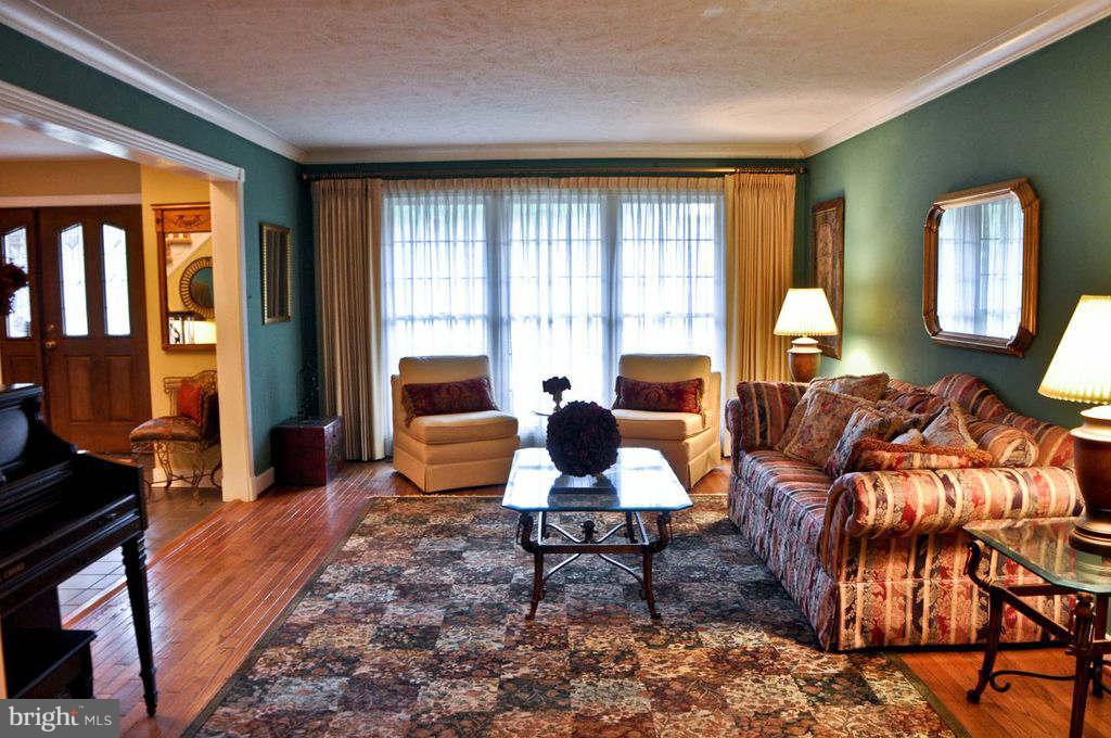 60 Rutherford Circle Sterling, VA 20165 - Photo 6 of 30 Family Room