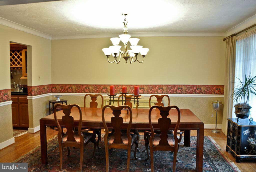 60 Rutherford Circle Sterling, VA 20165 - Photo 9 of 30 Dining Room