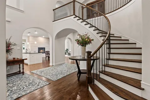 a view of entryway and hall