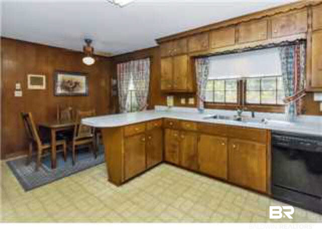 3905 Pembrocke Avenue Mobile, AL 36608 - Photo 2 of 23