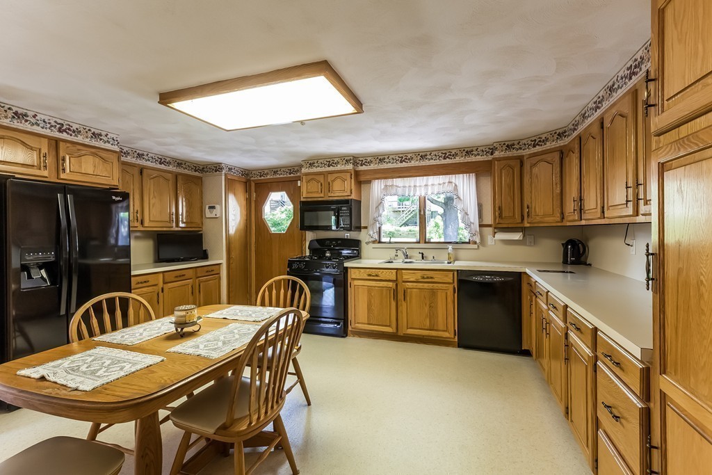 80 Gordon Road Braintree, MA 02184 - Photo 10 of 29 Gallery Image 10