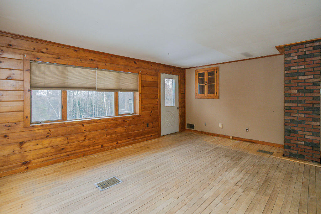 306 Lemon Stream Road New Portland, ME 04961 - Photo 7 of 41 taylor-kaminsky-photo-023