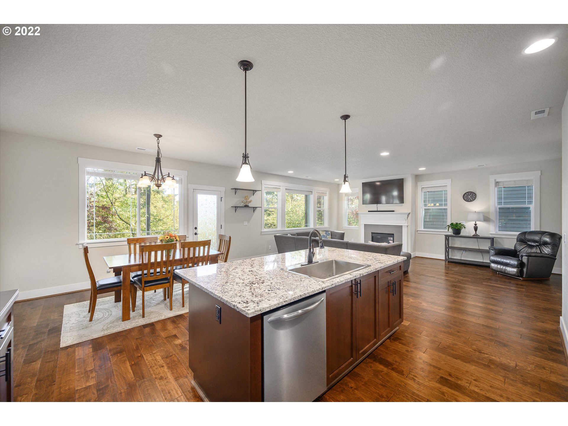 9940 Southwest Old Weir Road Beaverton, OR 97008 - Photo 11 of 32 Kitchen/Dining Room