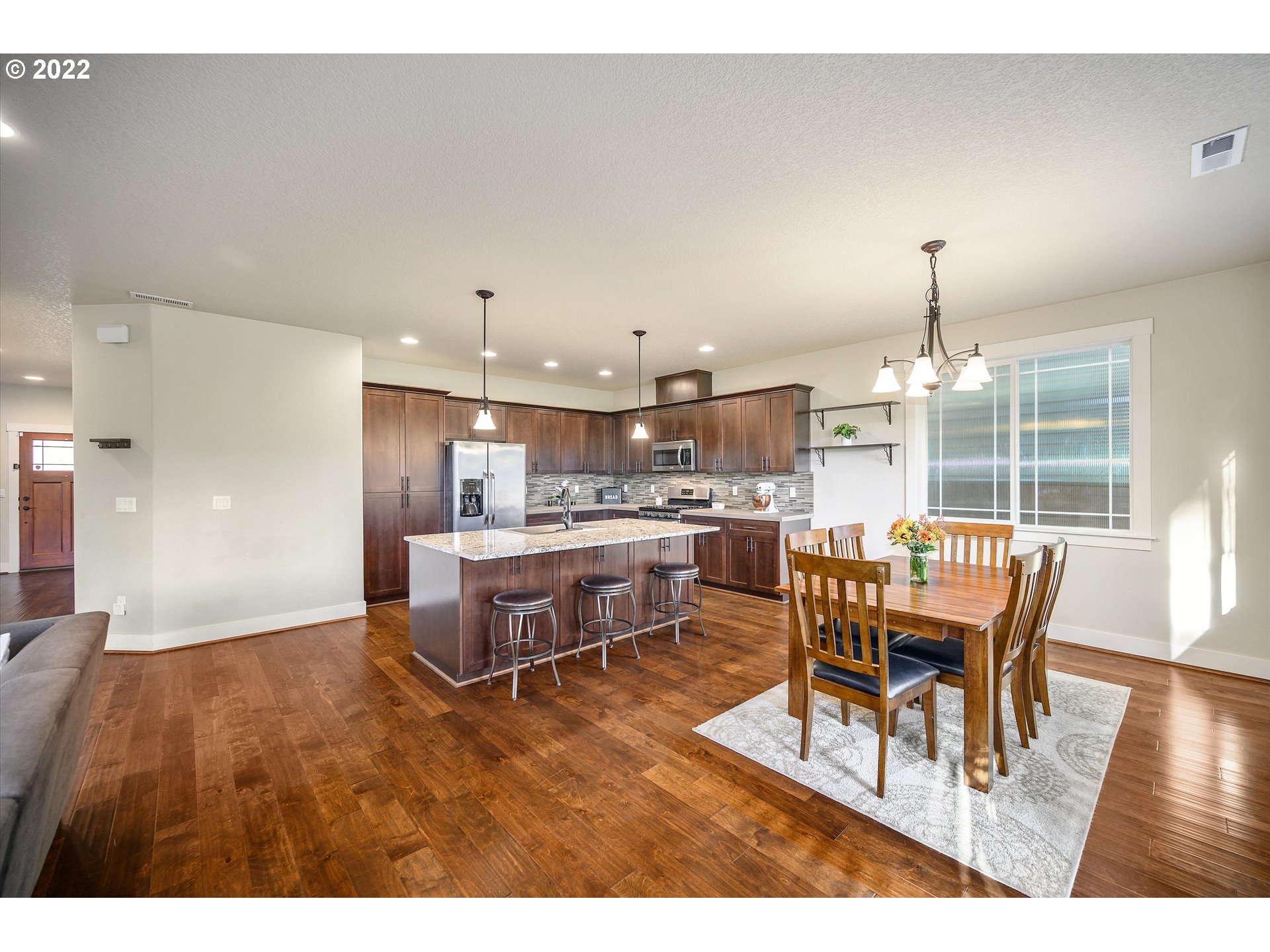 9940 Southwest Old Weir Road Beaverton, OR 97008 - Photo 14 of 32 Kitchen/Dining Room