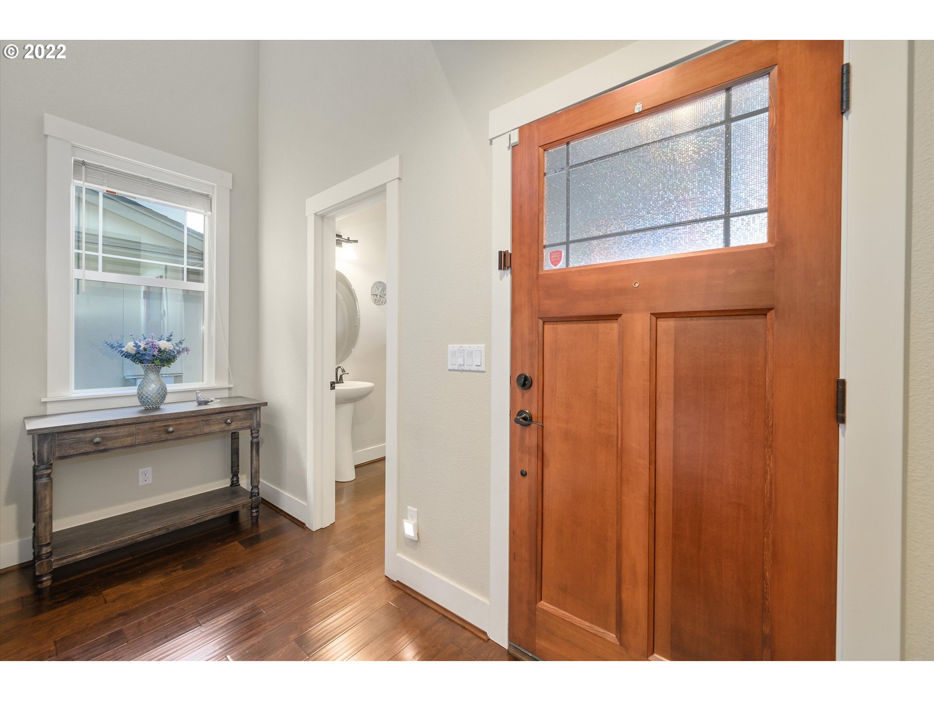 9940 Southwest Old Weir Road Beaverton, OR 97008 - Photo 3 of 32 Entrance/Foyer