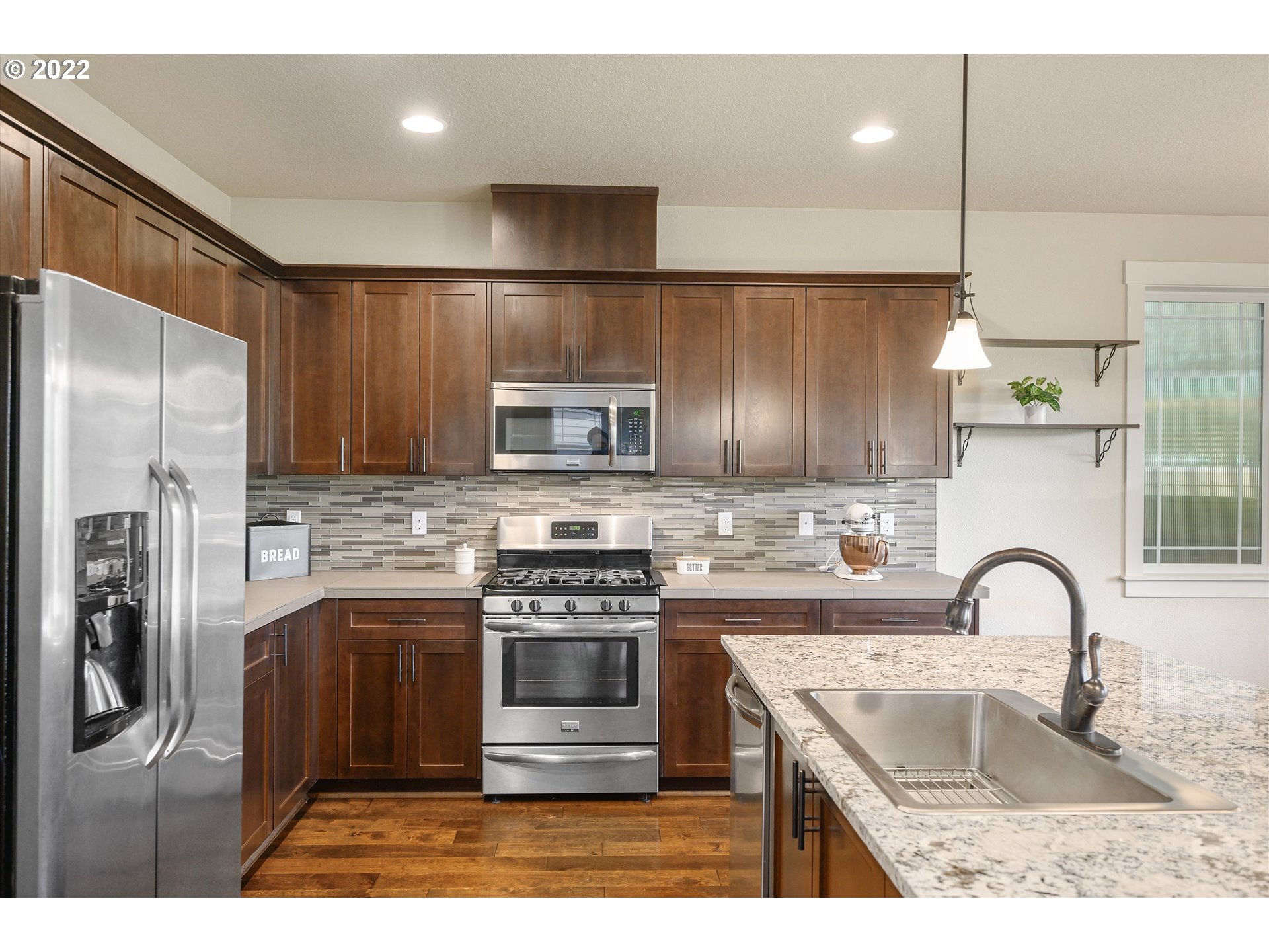 9940 Southwest Old Weir Road Beaverton, OR 97008 - Photo 9 of 32 Kitchen