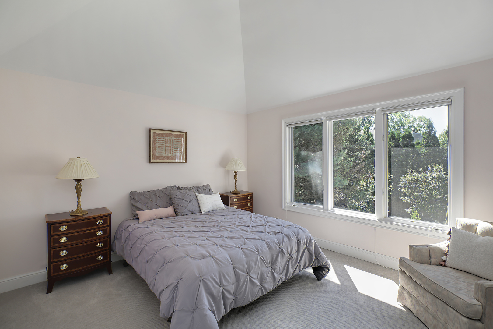 920 Bluff Street Glencoe, IL 60022 - Photo 20 of 29 a bedroom with a bed and a couch