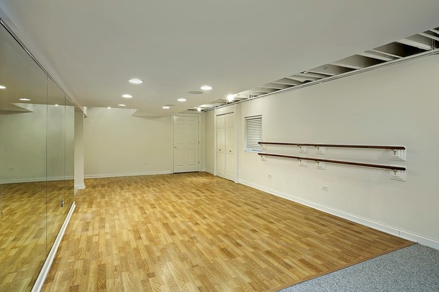 920 Bluff Street Glencoe, IL 60022 - Photo 24 of 29 a view of an empty room