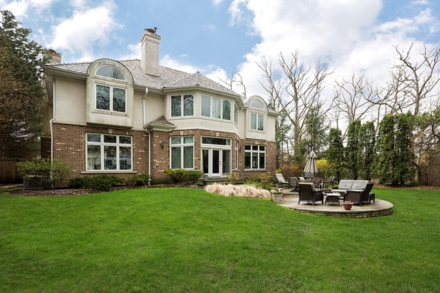 920 Bluff Street Glencoe, IL 60022 - Photo 28 of 29 a view of a building with a yard