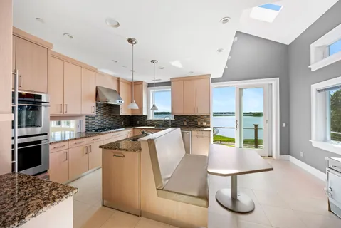 $4,295,000 | 156 West West Lake Drive, Montauk, NY 11954