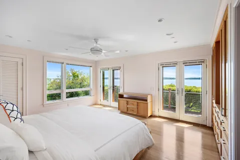 $4,295,000 | 156 West West Lake Drive, Montauk, NY 11954