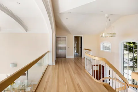 $4,295,000 | 156 West West Lake Drive, Montauk, NY 11954