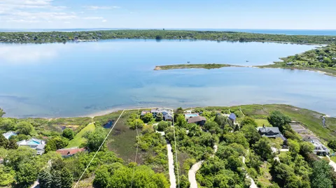 $4,295,000 | 156 West West Lake Drive, Montauk, NY 11954